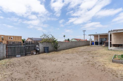 3103 Chamoune Ave, San Diego CA 92105-1803 exterior