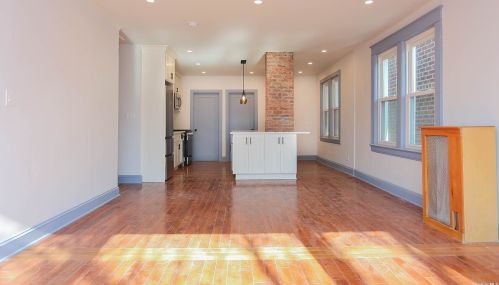 21-58 42nd St, Long Island City, NY 11105-1026