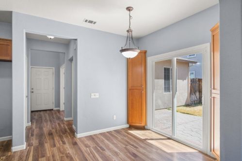 4237 Ivory Ln, Turlock CA  95382-7430 exterior