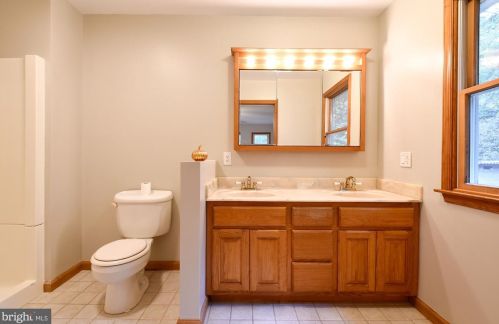 9135 James Madison Pkwy, Owens VA  22485-4905 exterior