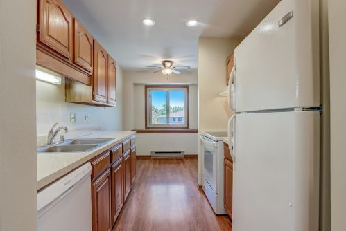 4585 Greenridge Cir, Milwaukee WI  53220-3380 exterior