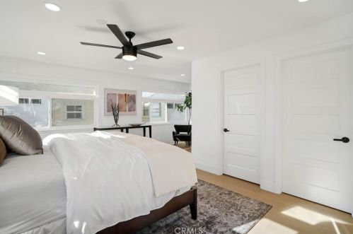 307 Fernando St, Newport Beach CA  92661-1236 exterior