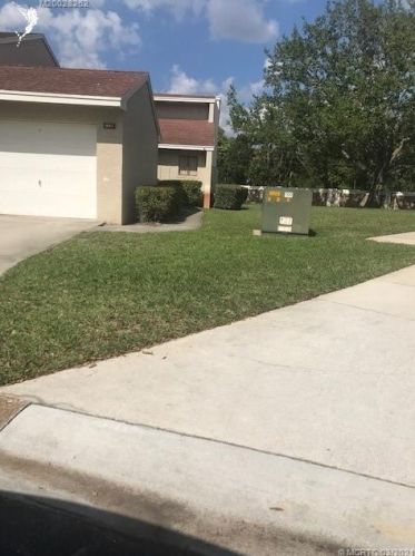 1657 Crossing Cir, Palm City, FL 34990-2465