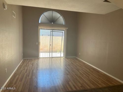 8618 67th Dr, Peoria AZ  85345-8411 exterior