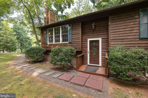 6136 Jeffersonton Rd, Jeffersonton, VA 22724-2220