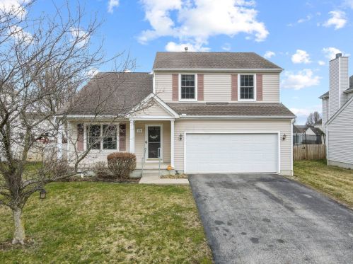 136 Crabapple Ln, Pataskala, OH 43062-7074