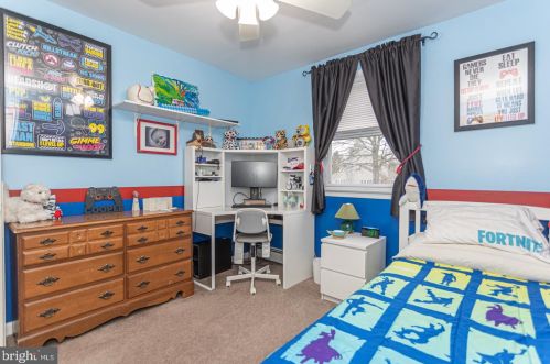 123 Maple Ave, Willow Grove PA  19090-2902 exterior