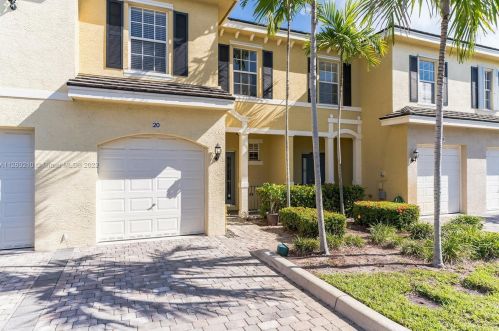 20 Largo Way, Boynton Beach, FL 33426-6594