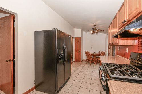 6371 Kinnickinnic Riv Pkwy, Milwaukee WI 53219-3015 exterior