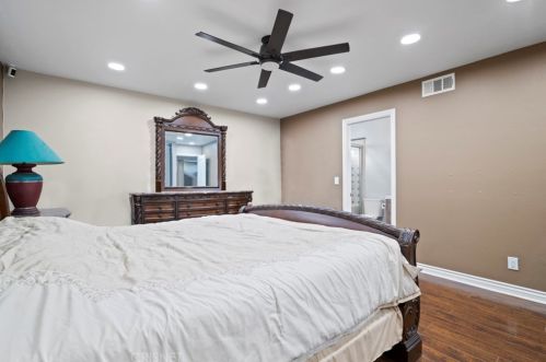 27025 Las Mananitas Dr, Santa Clarita CA  91354-2205 exterior