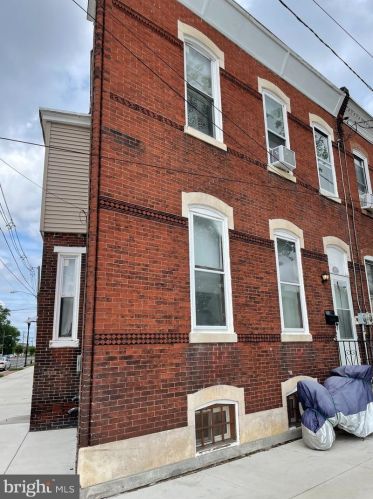 601 4th St, Camden, NJ 08102-2013