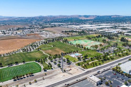 14355 Penn Foster St, Chino CA  91710-1368 exterior