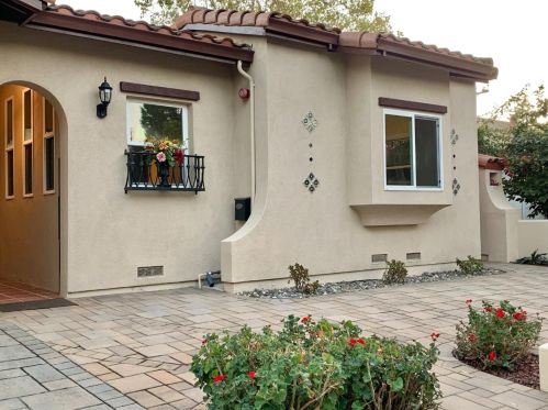 1130 Plymouth Dr, Sunnyvale, CA 94087-1742
