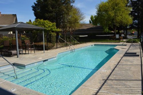 3387 Four Seasons Dr, Turlock CA  95382-9713 exterior