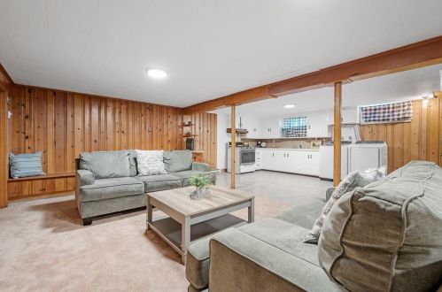 43 Crandall St, Providence RI 02908-1305 exterior