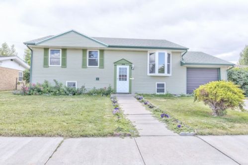 1408 Palmer Dr, Laramie, WY 82070-4706