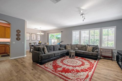 23860 Toscana Dr, Santa Clarita CA  91354-3015 exterior