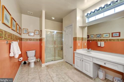 24 Chamber Ln, Columbus NJ  08022-2313 exterior