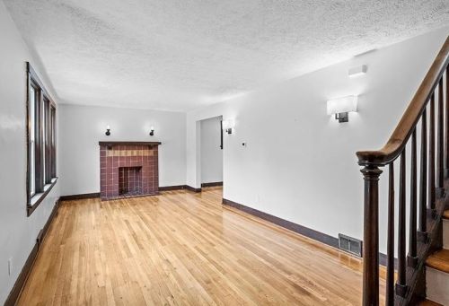 7 Dakota St, Pittsburgh, PA 15205-2711