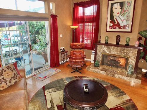 227 Glendora Ave, Long Beach CA  90803-3504 exterior