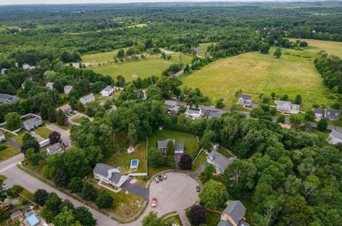 10 Southwoods Cir, Millis, MA 02054-1156