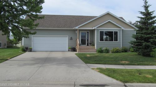 1573 43rd Ave, Moorhead, MN 56560-6985