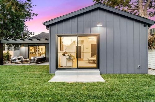 5465 Saloma Ave, Van Nuys CA  91411-3643 exterior