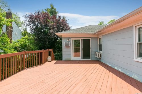 2047 Hancock Ave, North Bellmore NY  11710-1516 exterior