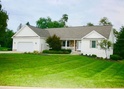1492 Colburn Dr, Zanesville, OH 43701-7053