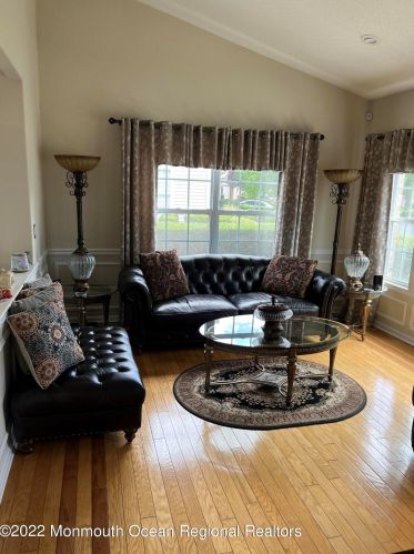 39 Riva Blvd, Bricktown NJ 08723-7983 exterior