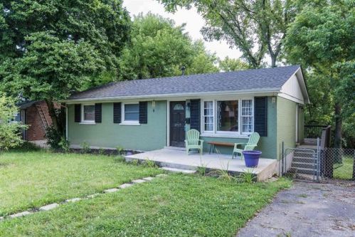 3717 Temple Dr, Lexington, KY 40517-1538