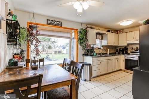 6328 Chesterfield Ln, Navy Sup Dpt PA  17050-2820 exterior