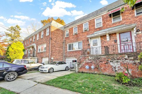 208-16 Hollis Ave, Jamaica, NY 11429-2808