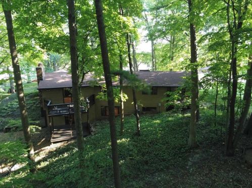 2571 Edgewood Ln, Green Bay, WI 54302-4881