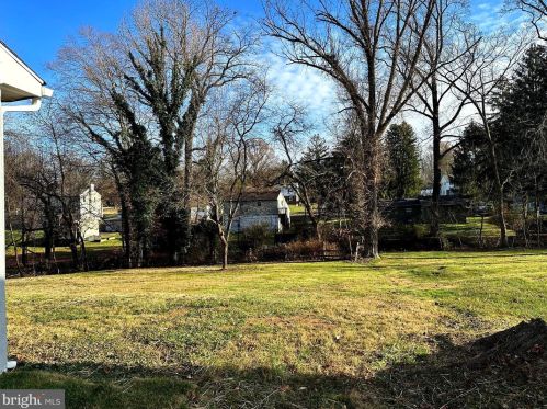 99 Elfreth Rd, Huntingdon Valley PA  19006-1210 exterior