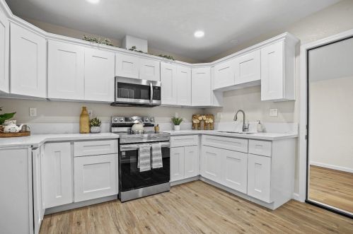 1401 Tebbutt Ave, Modesto CA  95350-3948 exterior