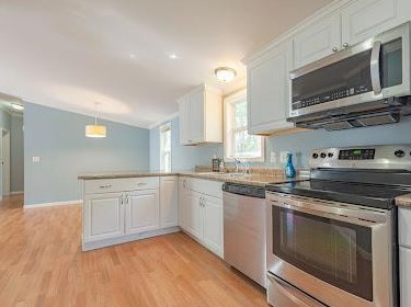 158 Arbor Dr, Wisconsin Dells, WI 53965-8383