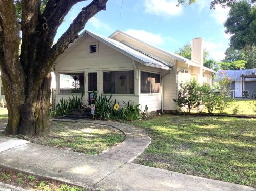 6207 Main St, New Port Richey, FL 34653-3329
