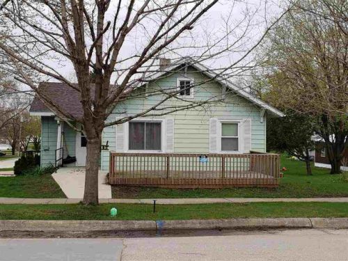 207 Park Ave, Strawberry Point, IA 52076-9625