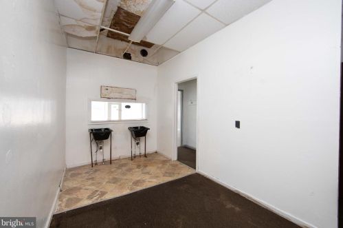 7701 Park Ave, Camden NJ  08109-3534 exterior