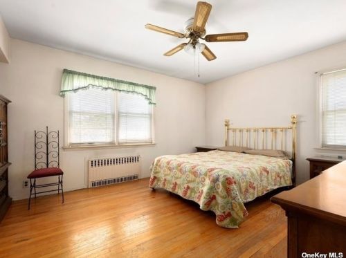 430 Clement Ave, Floral Park NY  11003-2703 exterior