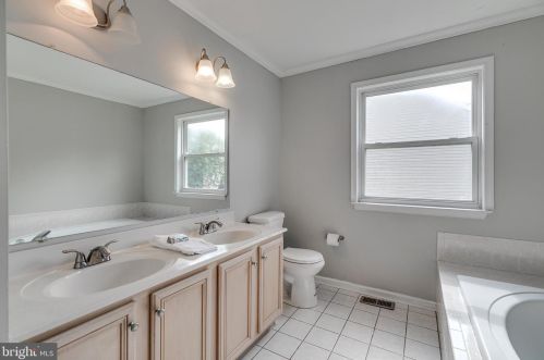 3819 Vincent Dr, Collegeville PA  19426-3058 exterior