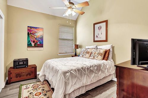 2836 Lincolnshire Dr, Richardson TX  75082-4934 exterior