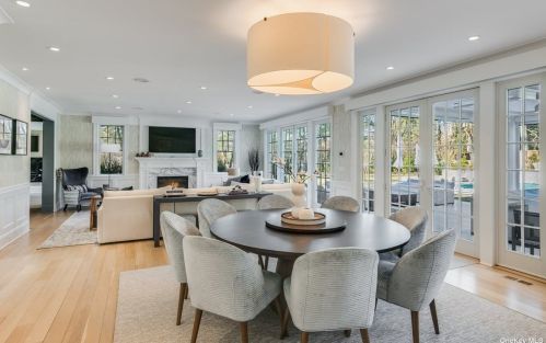 66 Wheatley Rd, Westbury NY  11568-1212 exterior