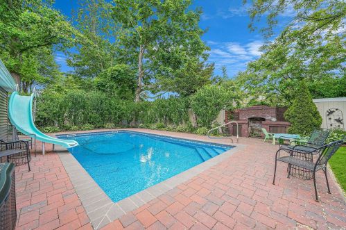 1443 Pine Dr, Bayshore, NY 11706-3854