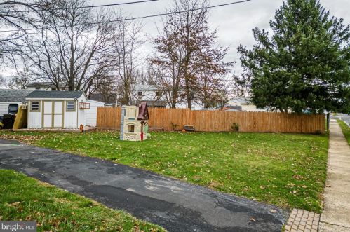 605 Cherry St, Lansdale PA 19446-3908 exterior