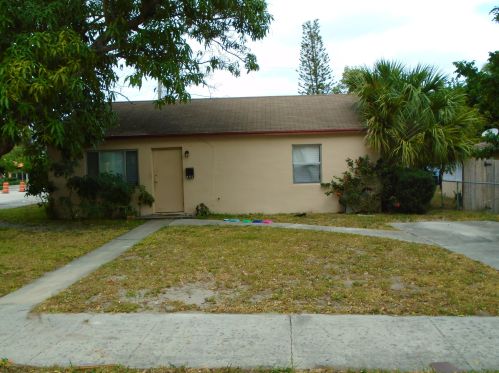 729 40th St, West Palm Beach, FL 33407-4117
