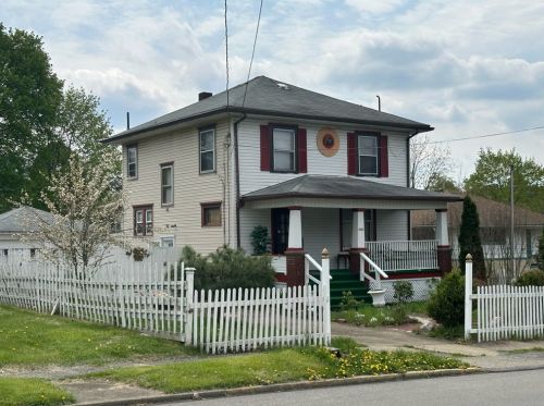 1415 Roemer Blvd, Hermitage, PA 16121-1749