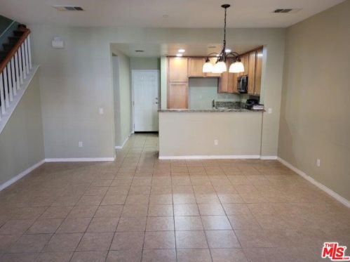 28492 Herrera St, Santa Clarita, CA 91354-3059