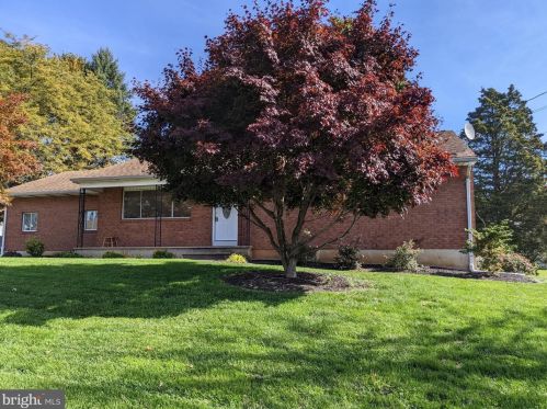 469 Stones Crossing Rd, Easton, PA 18045-3754